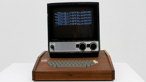 عرض كمبيوتر آبل نادر عمره 45 عاما للبيع بـ1.5 مليون دولار! صور