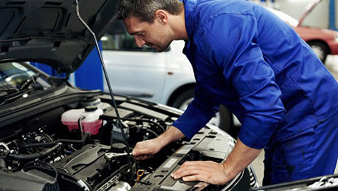 أخطاء شائعة في صيانة السيارة قد تدمر محركها