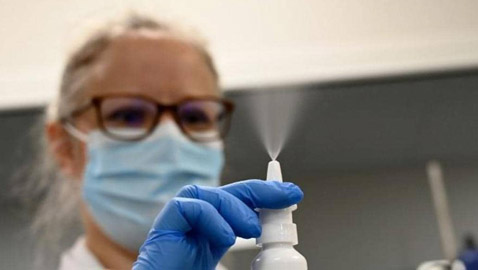 هل تتراجعُ الإبر؟ بريطانيا تطور لقاحات بالأقراص وبخاخ الأنف